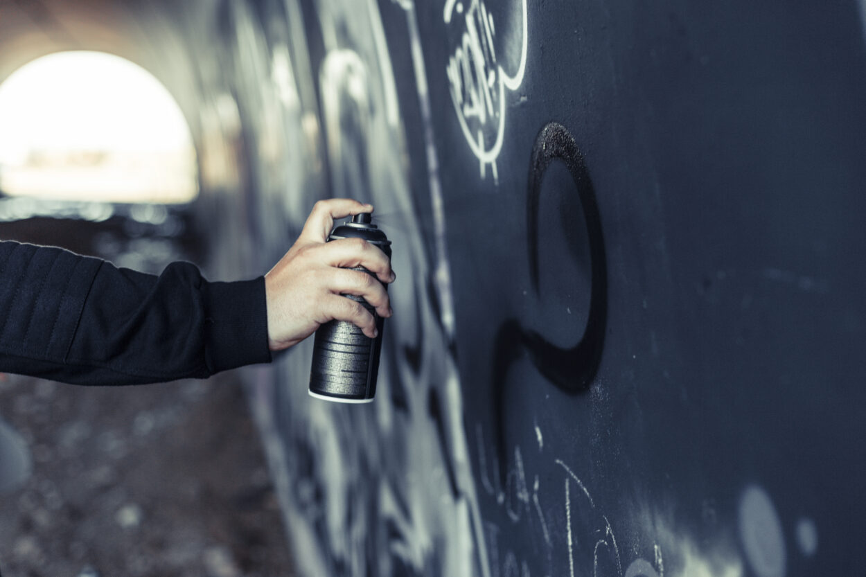 Граффити - это не только искусство на улицах